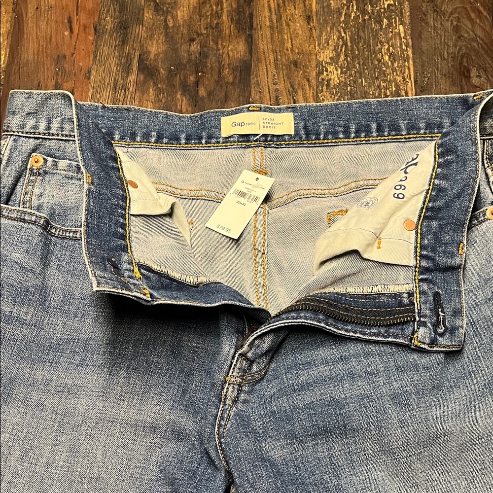 GAP Straight Cut 1969 NWT 32x32